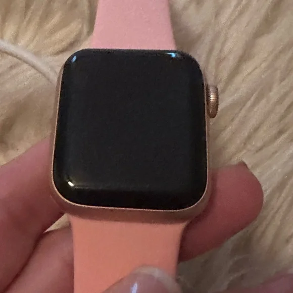 Apple Watch Series 6 40mm - Picture 2 of 5